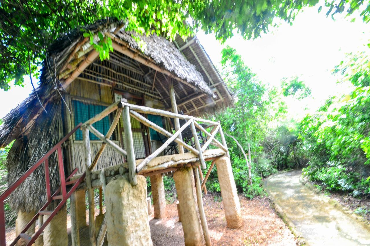 Stilts Playa de Diani Exterior foto
